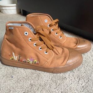 Bangs canvas shoe